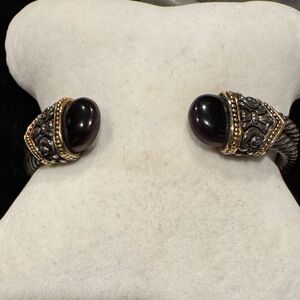 Elegant Gold and Black Women's Bracelet